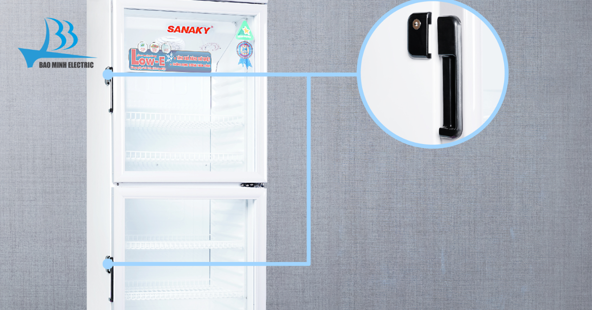 Tủ mát Sanaky VH408KL trang bị khóa tủ an toàn