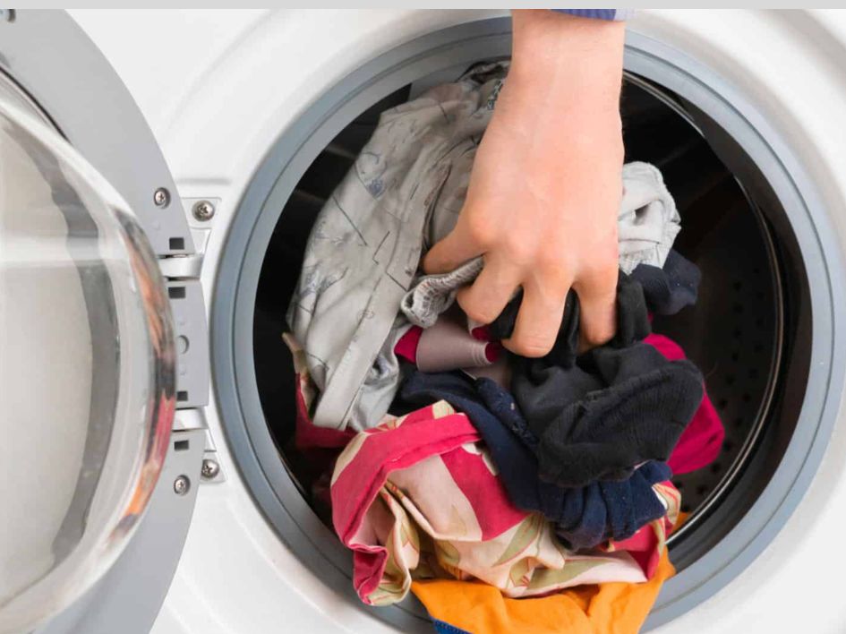 Nguyên nhân do quần áo cuốn vào nhau khi giặt