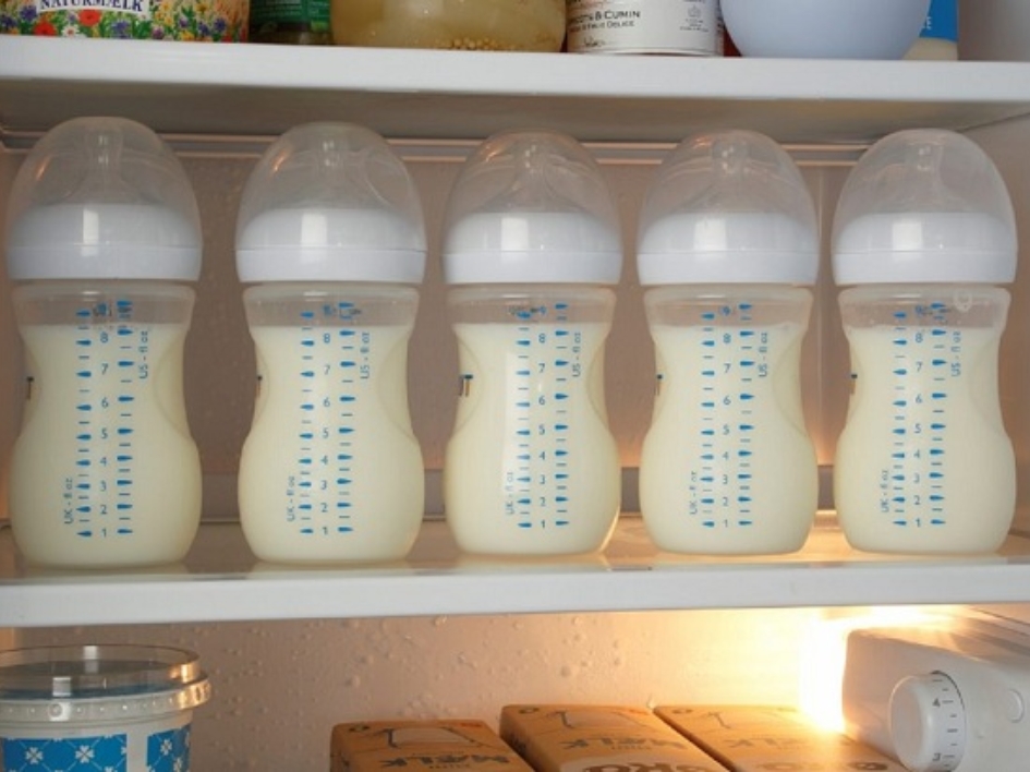Bảo quản sữa mẹ bằng bình trữ sữa