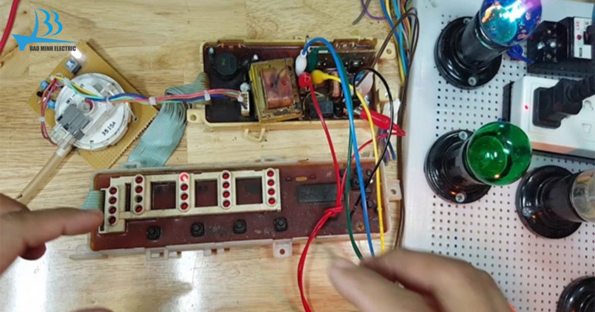 Liên hệ trung tâm bảo hành để thay thế bo mạch chính hãng