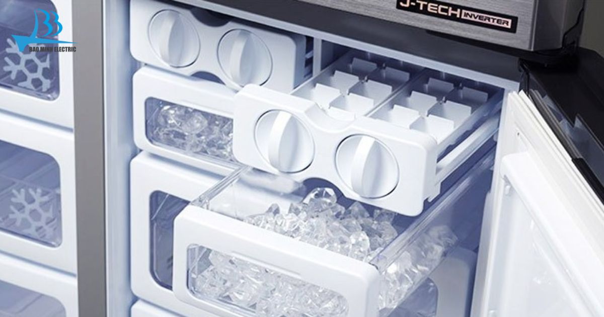 Cách làm đá bằng khay đá thủ công