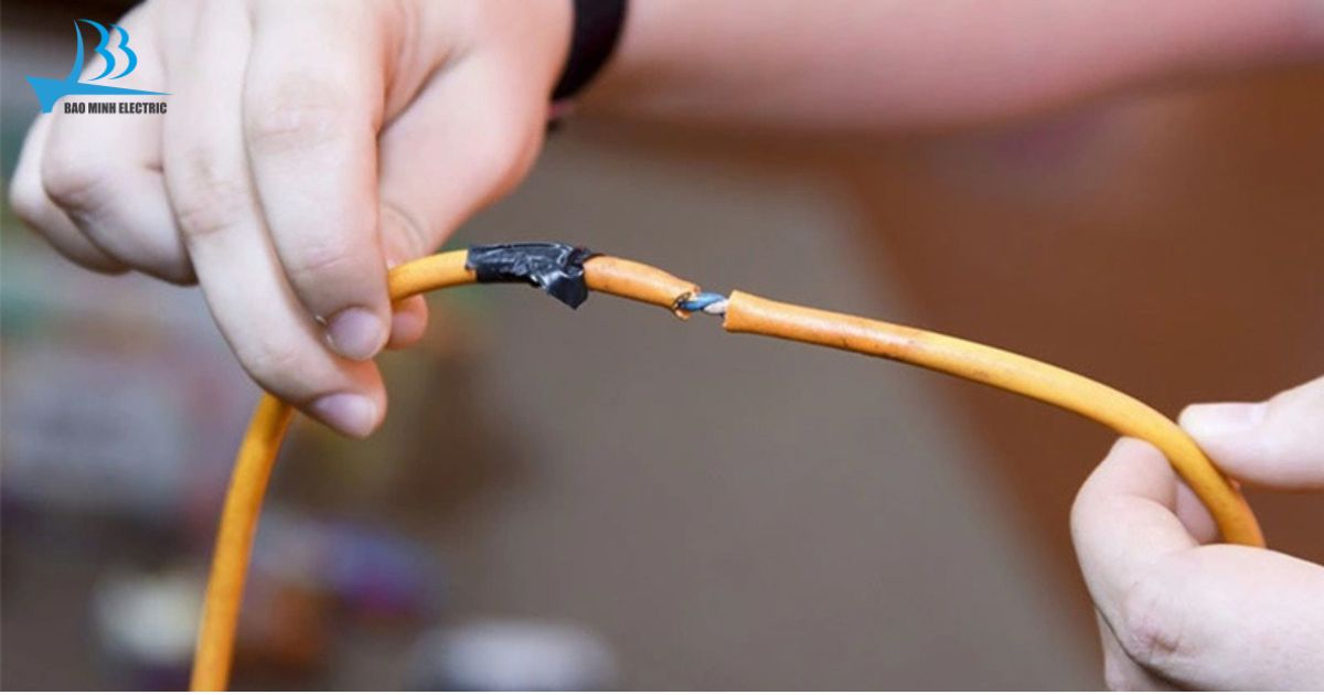 Dây nguồn tín hiệu bị đứt khiến máy giặt Sharp bị lỗi