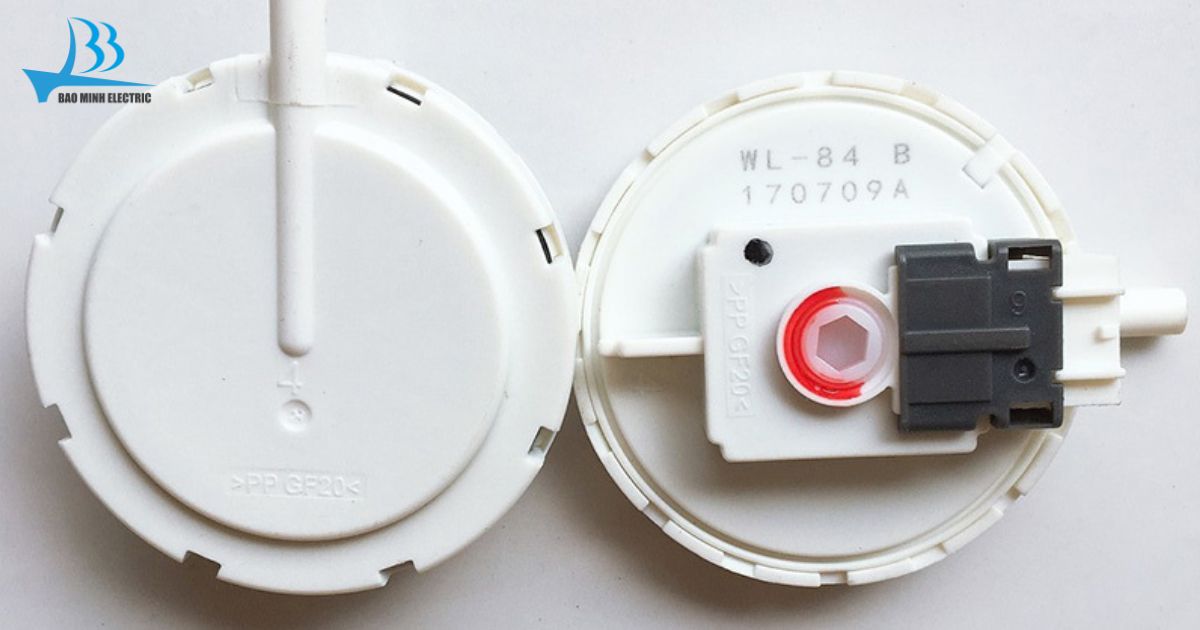 Kiểm tra cảm biến mực nước nếu máy giặt báo lỗi C2